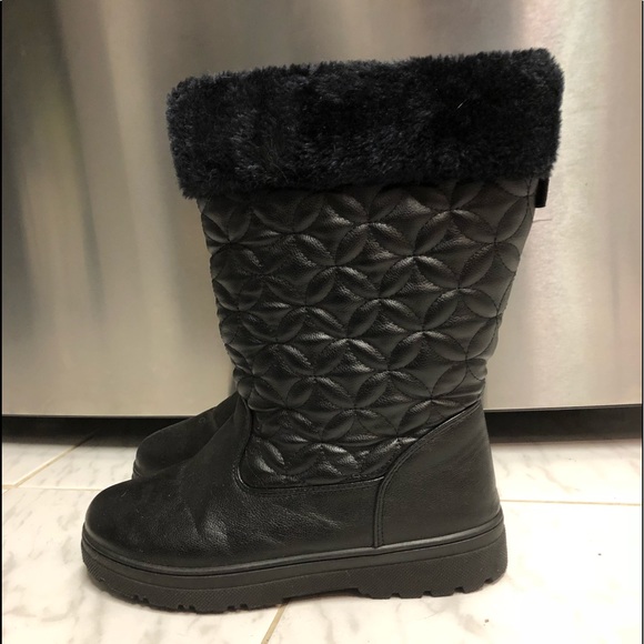 Shoes - 🎉SALE🎉Black Boots with Faux Fur